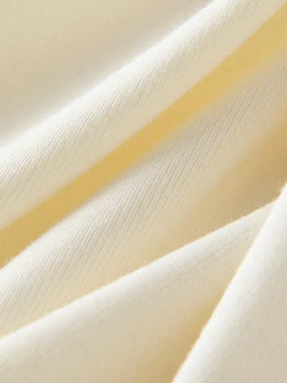 Ärmelloses Plus-Size-Top mit doppeltem Träger und Perlendetails – ideal für den Sommer und den Alltag.