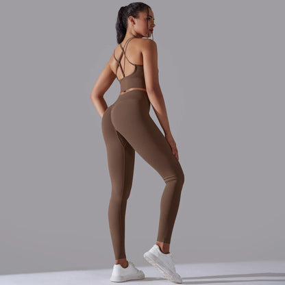 Dunkelbraunes nahtloses Yoga-Set: Sport-BH und High-Waist-Leggings, Spaghettiträger