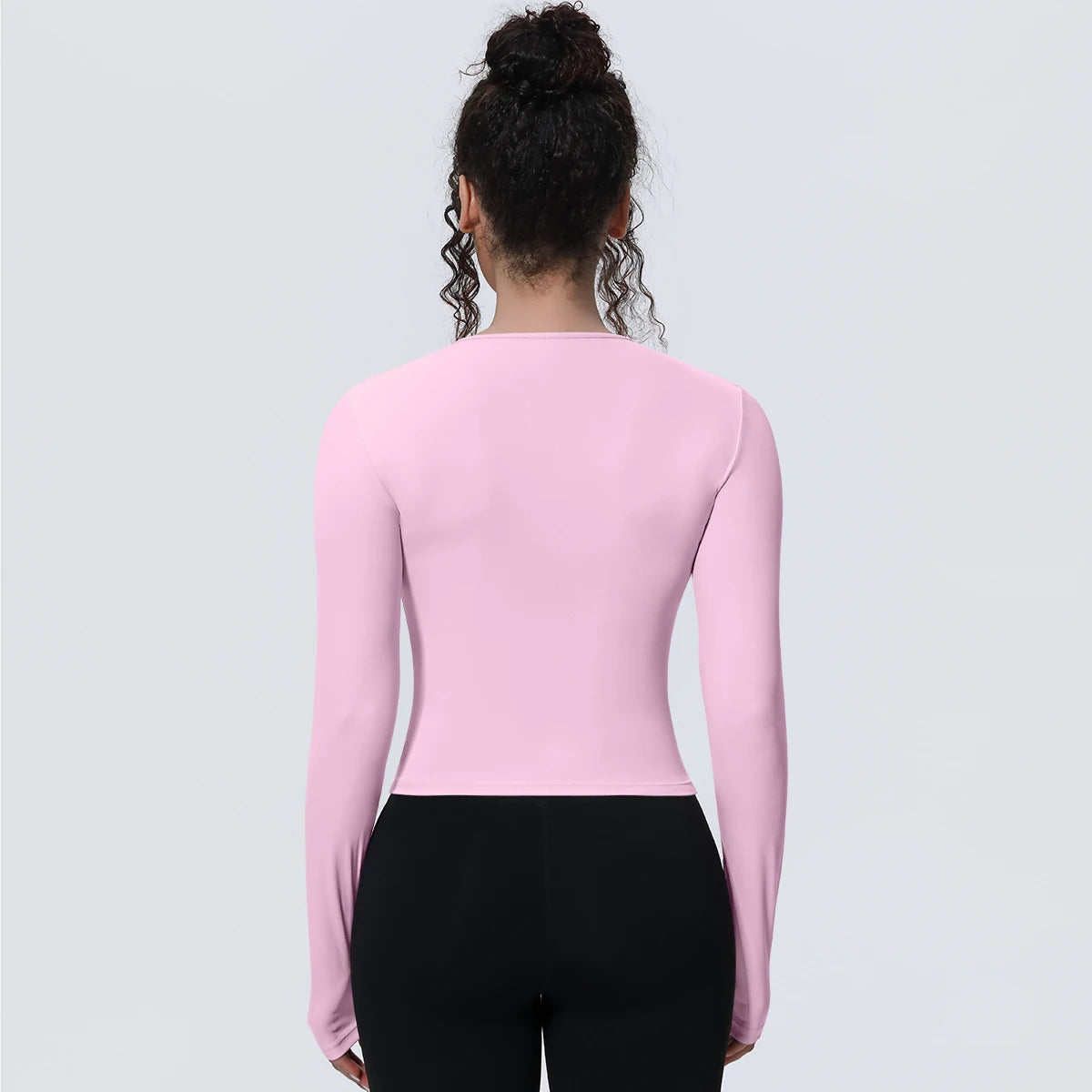 Atmungsaktives Yoga-Langarmshirt in Rosa, Rückenansicht mit Rundhals und langen schmalen Ärmeln