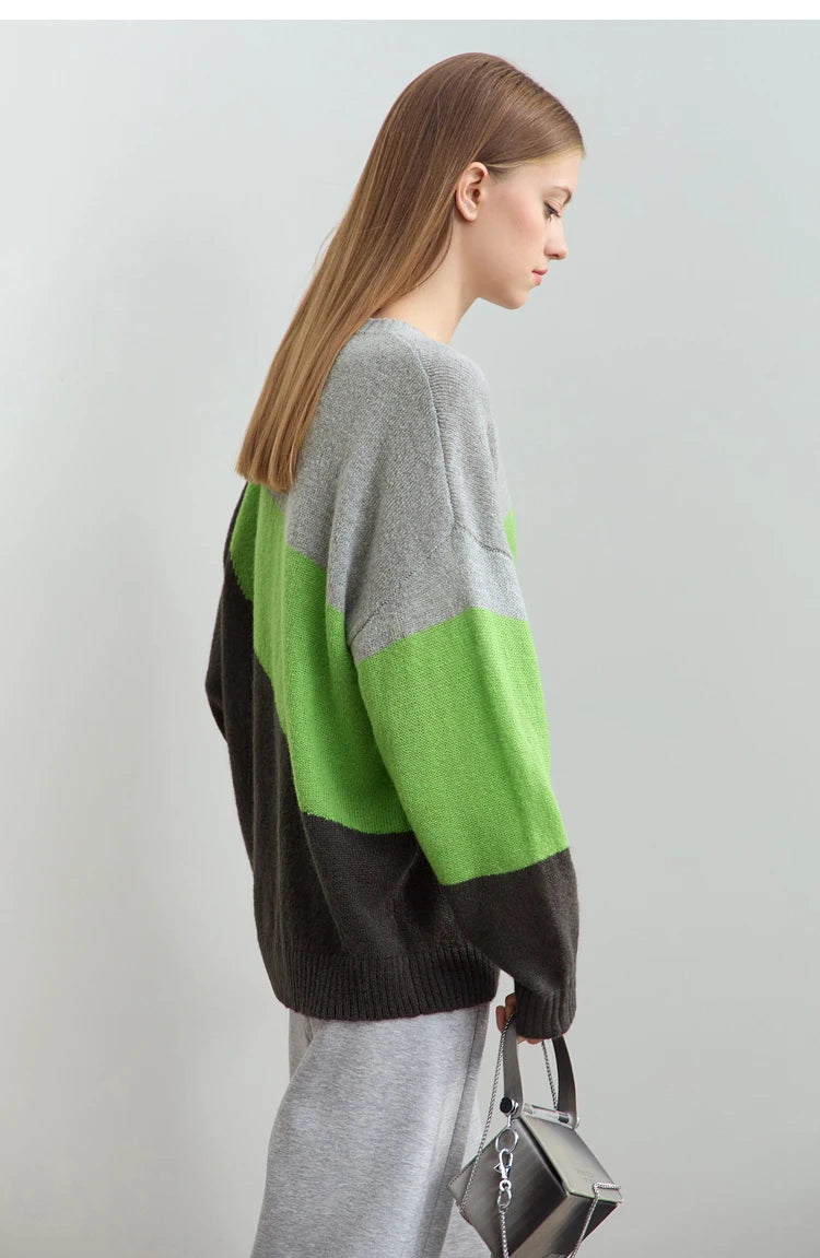 Damenpullover mit Rundhalsausschnitt, Colorblock aus grau, grün und dunkel (schwarz), langarmig