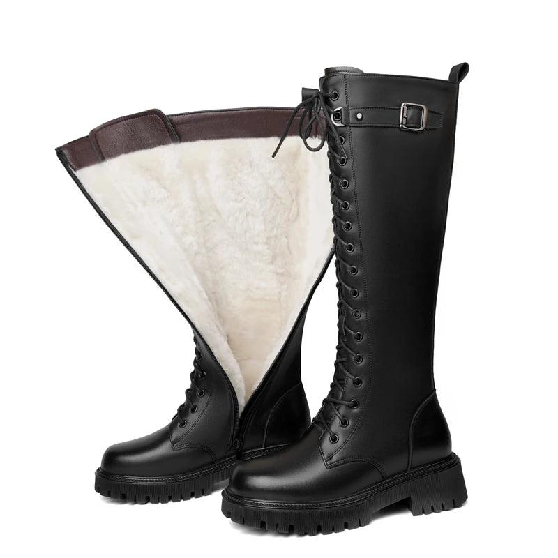Damen-Winter-Bikerboots schwarz, Schnittansicht mit Wollfutter und Schnürung