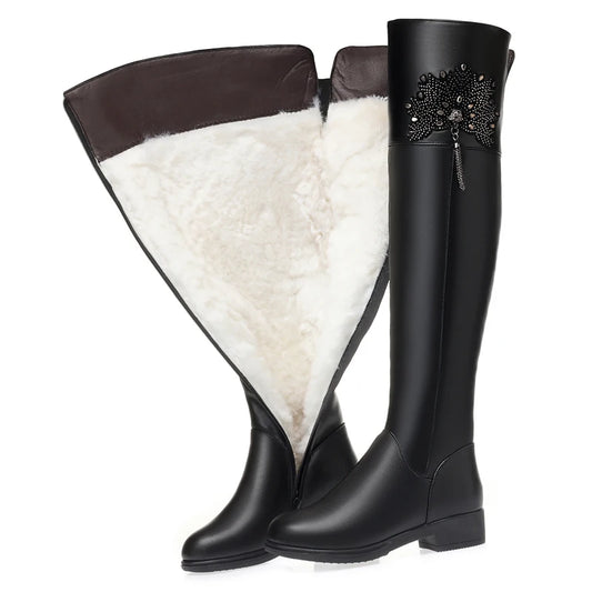 Overknee-Stiefel schwarz, mit Wollfutter und dekorativem Besatz am Schaft