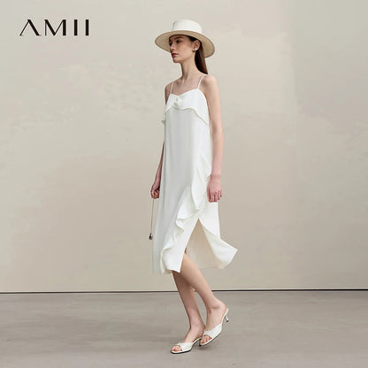 Romantisches Sommer Damenkleid Mit Spaghettiträgern Und Dekorativen Rüschen