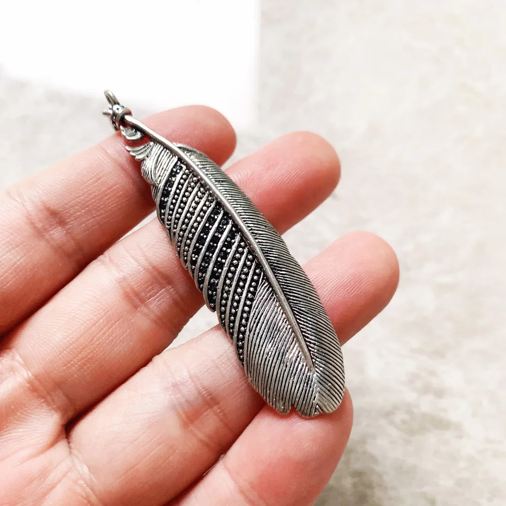 Silberner Feder-Anhänger aus 925 Sterling-Silber, tropfenförmig mit Gravur