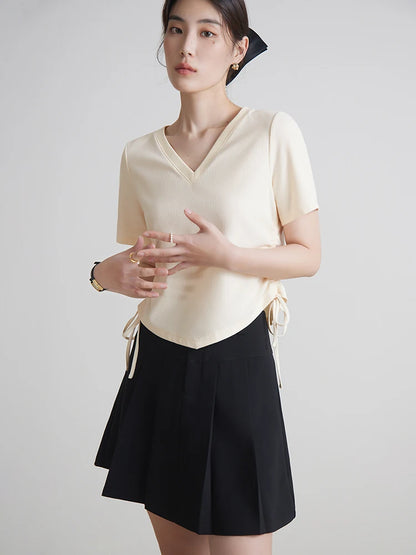 Französischer Damen-Zweiteiler mit lockerem Oberteil und weit geschnittener Hose – Sommerliches Design mit hoch taillierter Hose