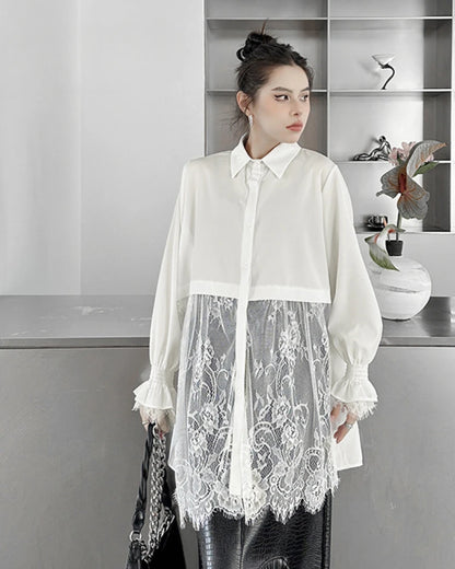 Elegantes Damen-Minikleid mit Rundhalsausschnitt, langen Ärmeln und Schnürung im Patchwork-Design – figurbetont und stilvoll.