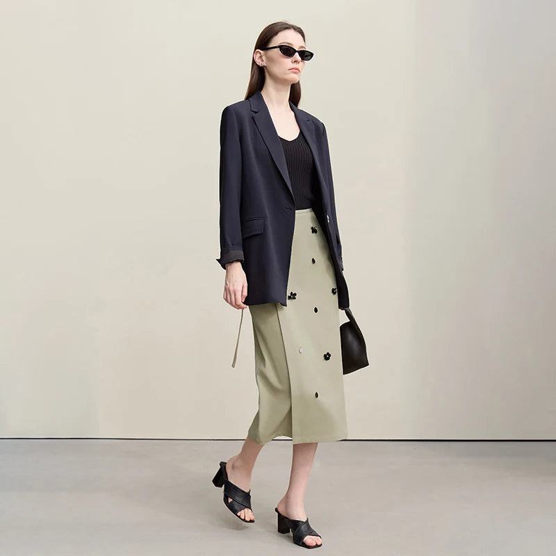 Midi-Rock mit Blumen-Applikationen, hellbeige, hoher Bund mit Bindeband, knielang