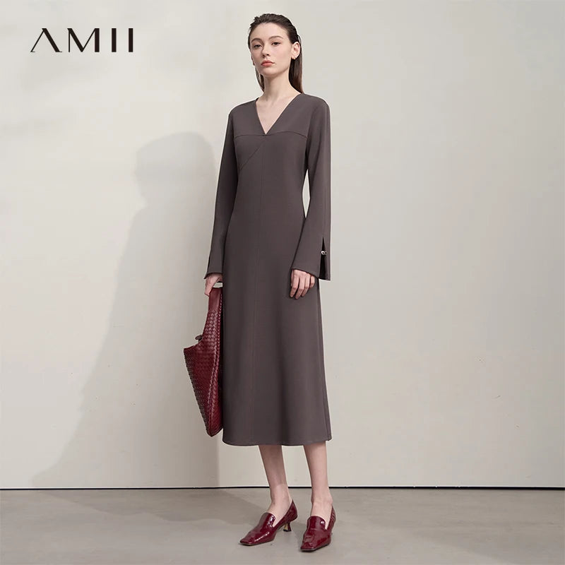 Komfortables Damen Strickkleid Mit V-Ausschnitt Und A-Linie