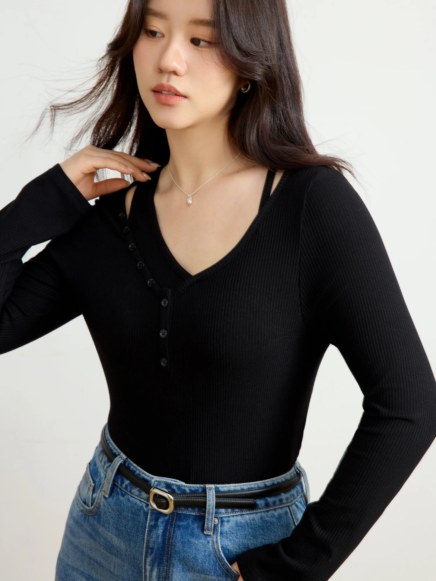 Kurzarm-Bluse mit Spitzenstickerei und Hohldesign – ideal für den Sommer und den Büroalltag