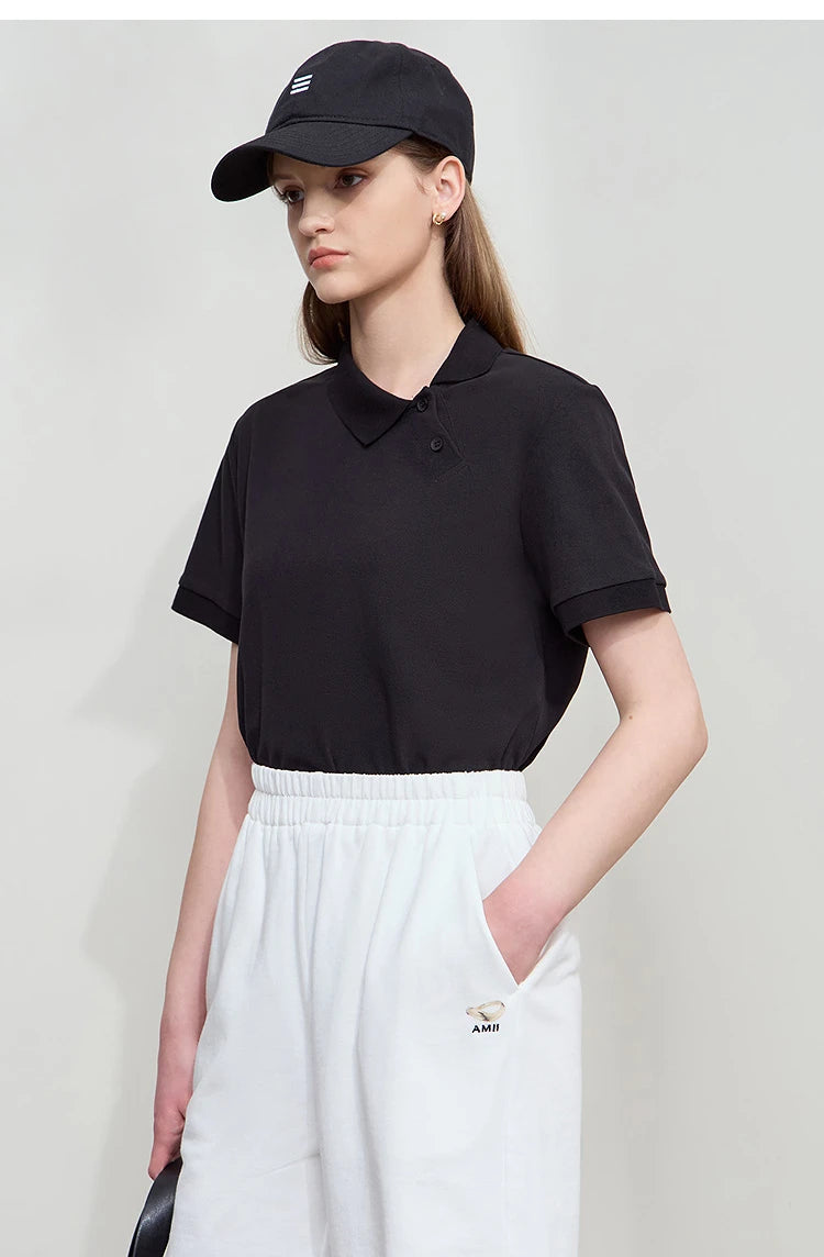 Damen T-Shirt im Minimalismus-Stil mit asymmetrischem Schnitt für den Sommer