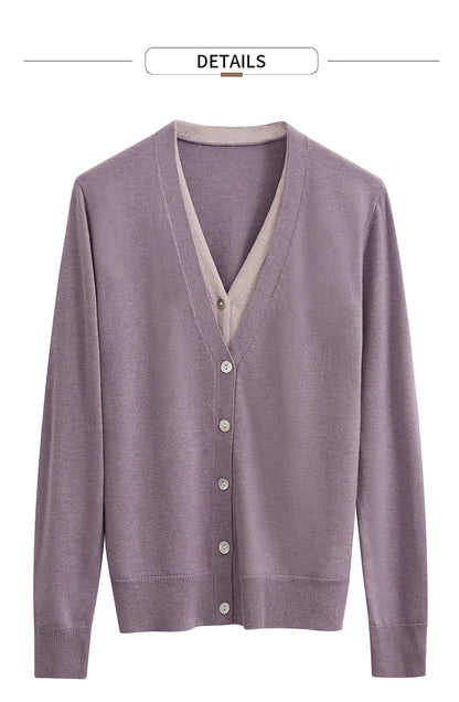 Damen-Wollstrickjacke, lila, Flachansicht: V-Ausschnitt mit Knöpfen