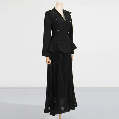 Elegantes Damenkleid mit Rundhalsausschnitt, halblangen Ärmeln und Spitzen-Patchwork-Design – figurbetont und stilvoll.