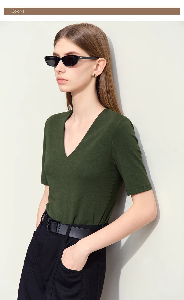 Damen T-Shirt im Minimalismus-Stil mit V-Ausschnitt und halben Ärmeln