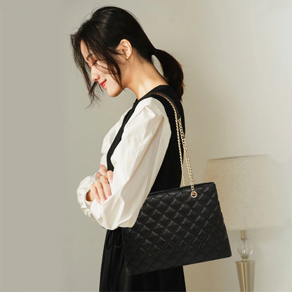 Damen Schultertasche mit gestepptem Design