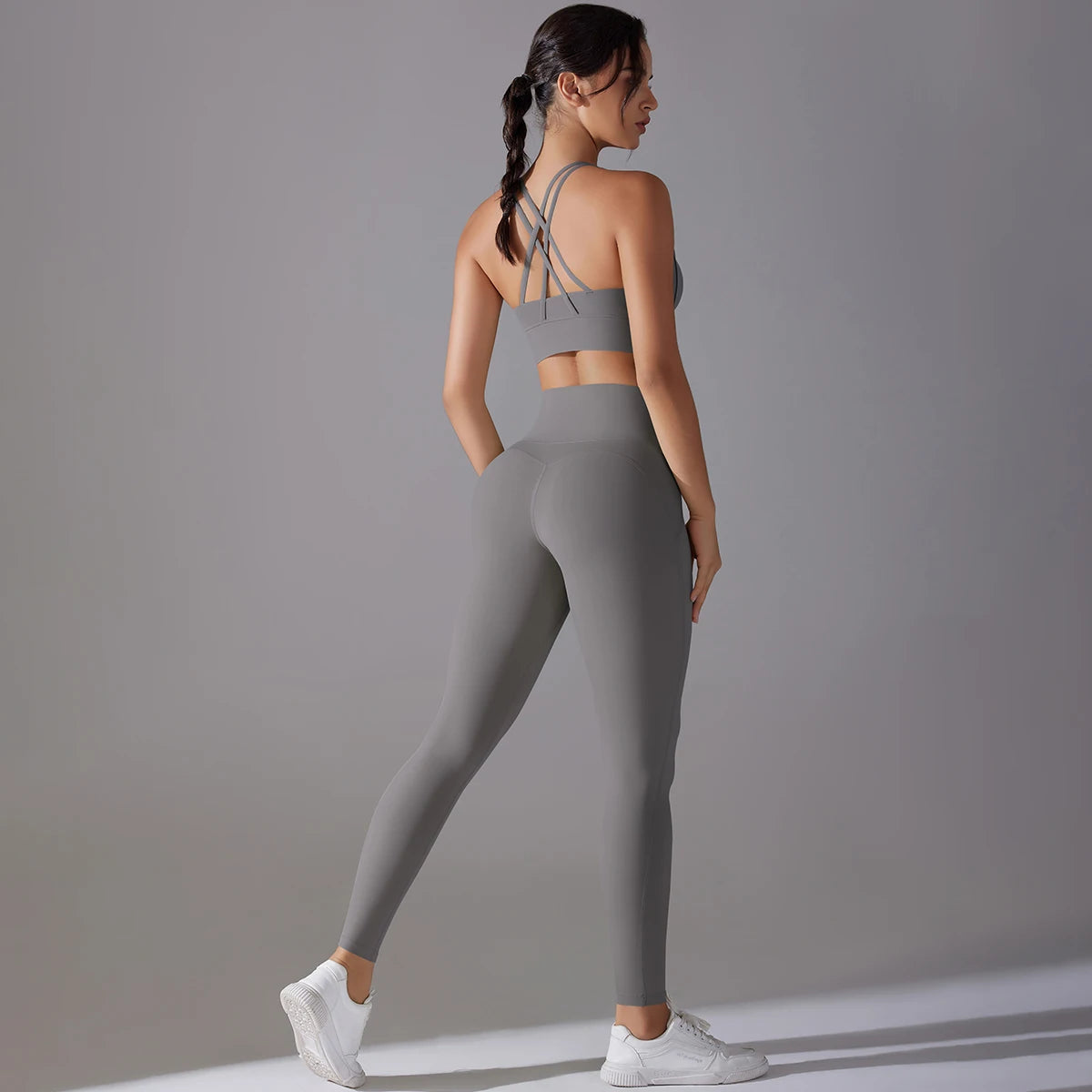 Damen-Yoga-Set mit Bügeltop und Leggings, Slim Fit, grau, Rückenansicht mit Kreuzträgern