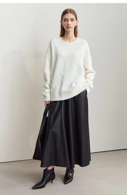 Damenpullover mit O-Ausschnitt, Vorderansicht, lange Ärmel, lockerer Strick in Creme