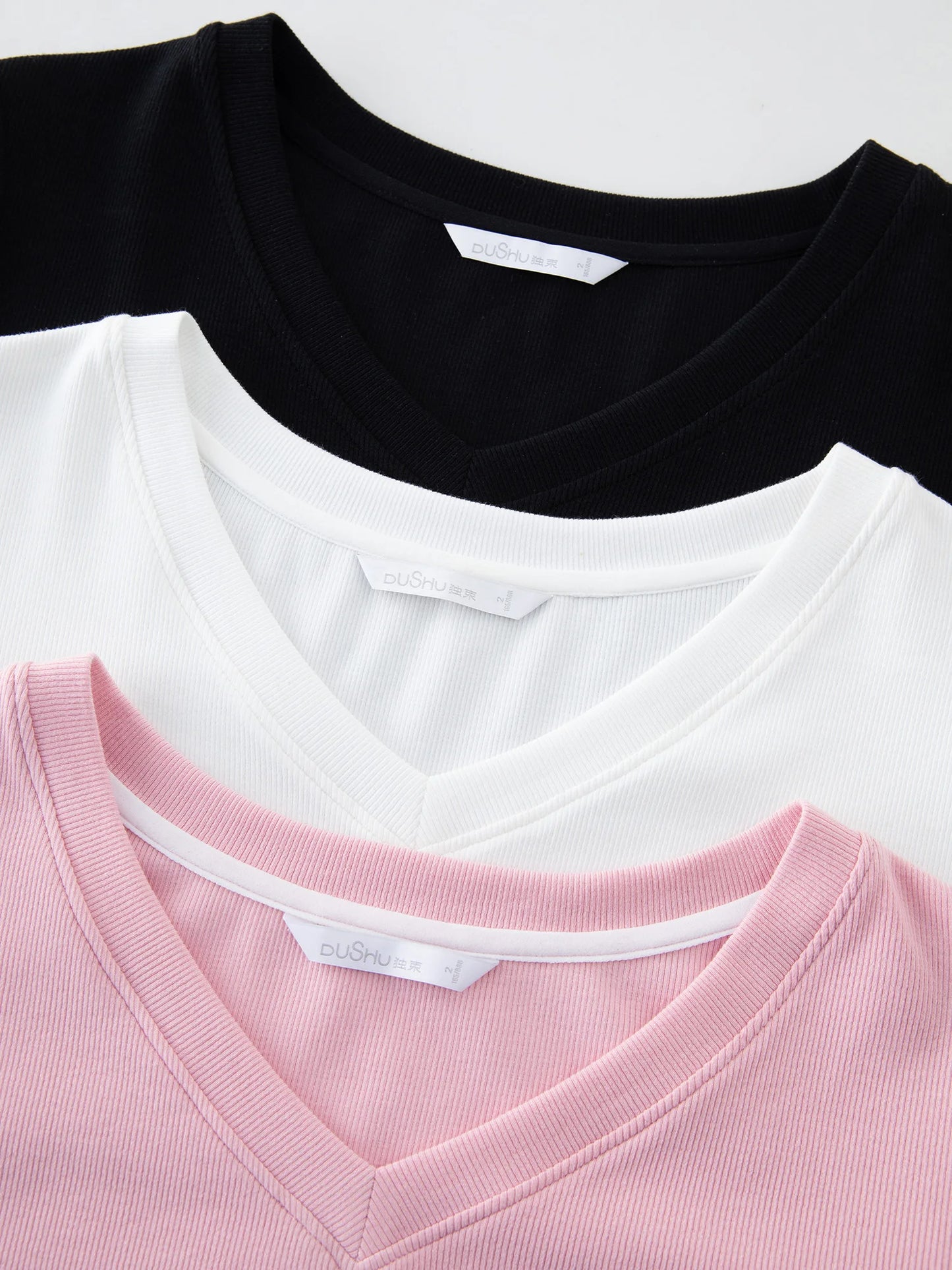 Baumwoll-T-Shirt in Übergröße mit 3D-Blumenstickerei und Rundhalsausschnitt – vielseitig und figurbetont für den Büroalltag