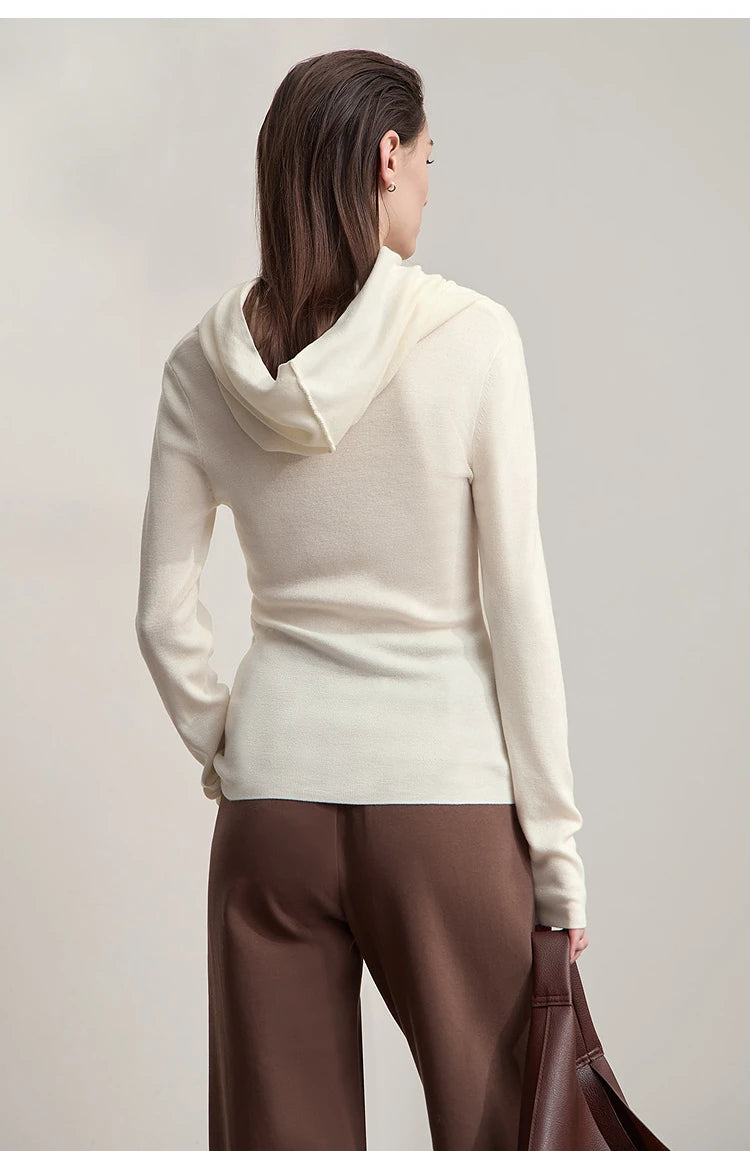 AMII Damenpullover Creme/Beige, Rückansicht mit drapiertem Cowl-Kragen und langen Ärmeln