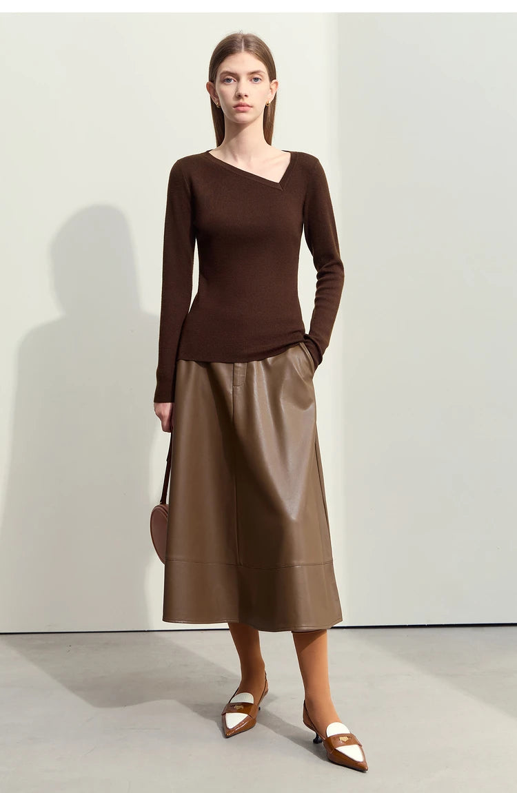 Brauner Damenpullover mit schrägem V-Ausschnitt und langen Ärmeln, eleganter Basic
