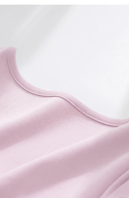 Damen Tops und T-Shirts im minimalistischen Stil mit quadratischem Kragen