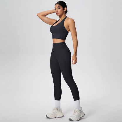 Yoga-Set in Schwarz: ärmelloses Nackenfrei-Top und Leggings