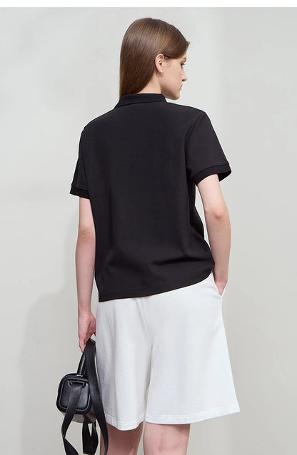 Damen T-Shirt im Minimalismus-Stil mit asymmetrischem Schnitt für den Sommer