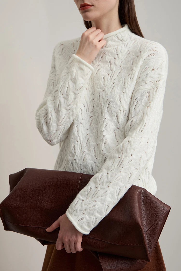 Gestrickter Damenpullover mit Stehkragen und Zopfmuster, Langarm, off-white/weiß.