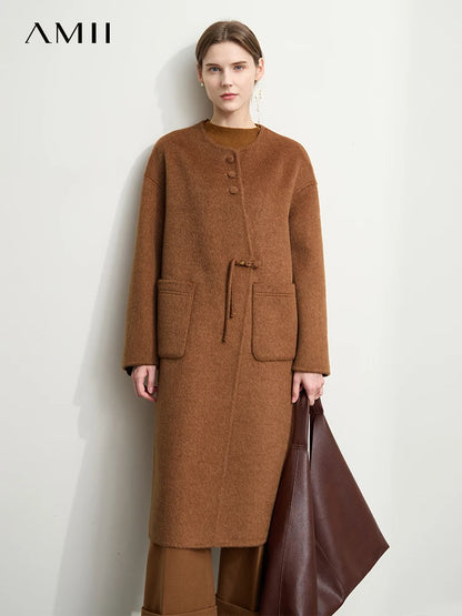 Damen Doppelseitiger Wollmantel im minimalistischen neokinesischen Stil mit Rundhalsausschnitt