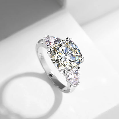 Damen-Ring Moissanit Drei-Stein Kissen-Schliff 5-Karat Zertifiziert Mit Echtheitszertifikat