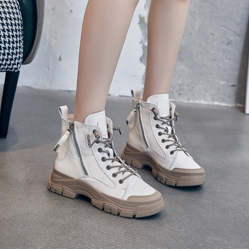 Weiße Damensneaker-Boots, Schnürung vorn, seitlicher Reißverschluss, robuste Profilsohle