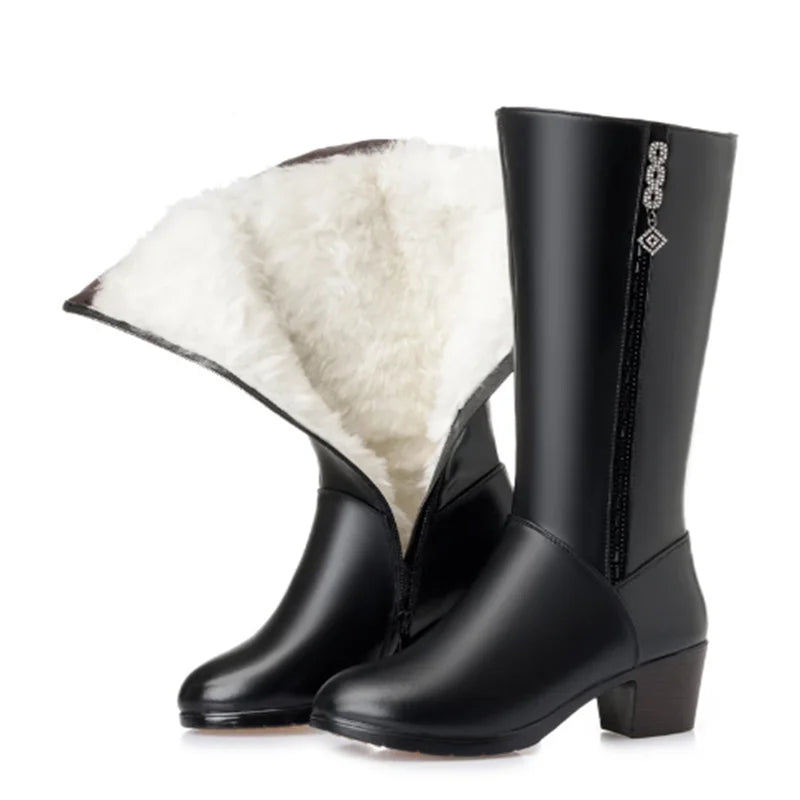 Schwarzer Damen-Winterstiefel aus Leder, hoher Schaft, Fellfutter, Blockabsatz