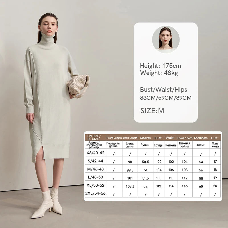 Beigefarbenes Strickkleid mit Rollkragen und langen Ärmeln, Midi-Länge