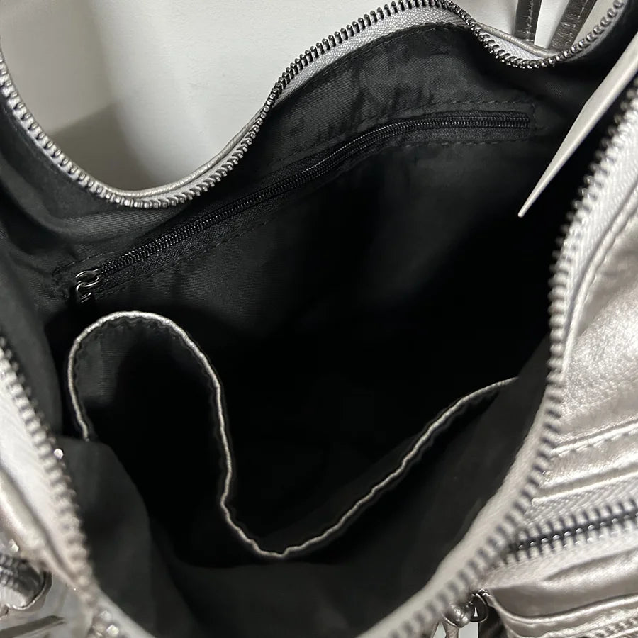 Damen-Schultertasche aus Vintage PU-Leder mit Mehrfachen Innenfächern und Quasten Alltagsbegleiter