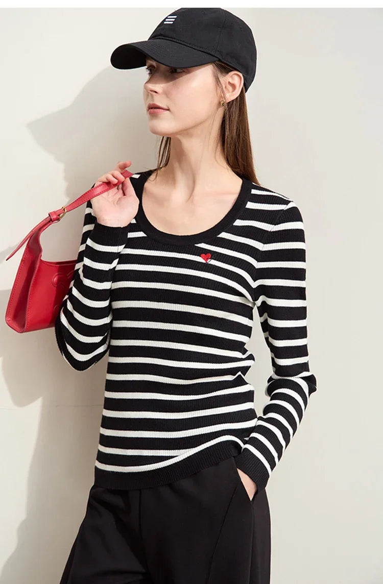 Gestreifter Damenpullover mit Rundhalsausschnitt, langarm, schwarz-weiß, Slim Fit