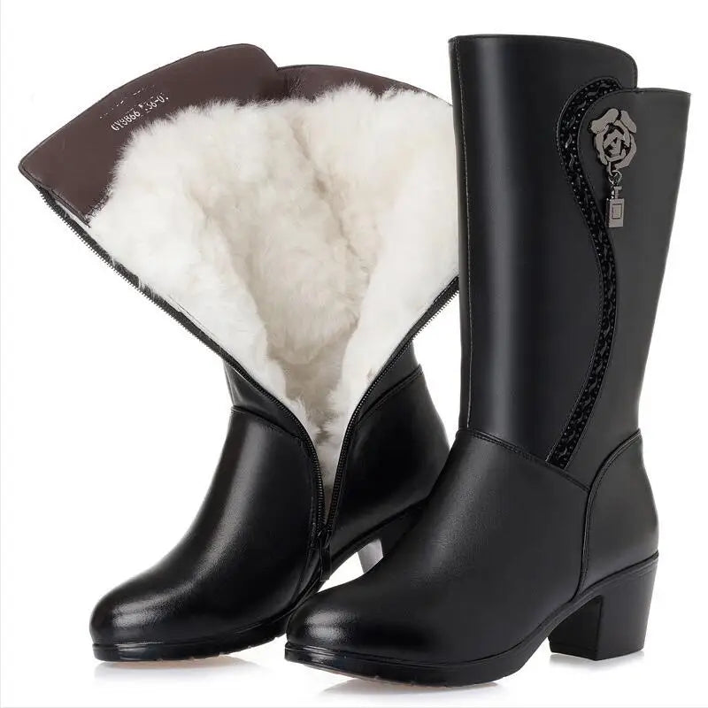 AIYUQI 2025 New Genuine Leather Women Wool Boots Thick Warm Winter Snow Boots Large Size 41 42 43 Motorcycle Boots Women
