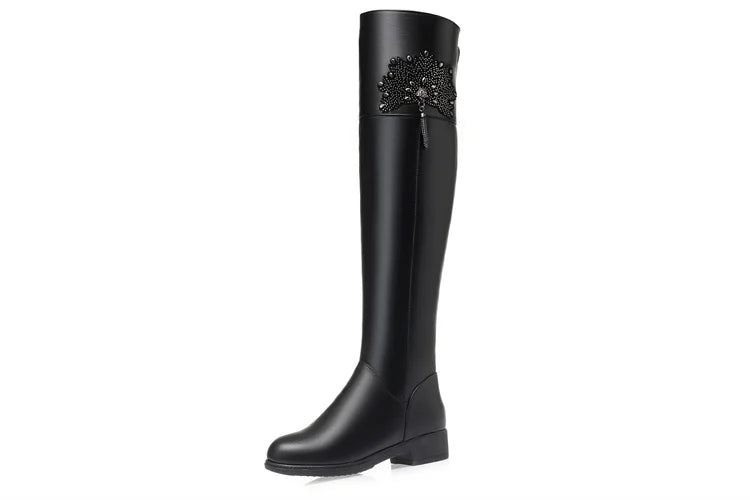 Overknee-Stiefel aus schwarzem Glattleder mit Strassdekor am Schaft und Blockabsatz