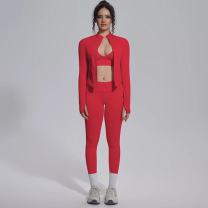 Nahtloses Yoga-Set für Damen in Rot: Longsleeve, Sport-BH und Capri-Leggings
