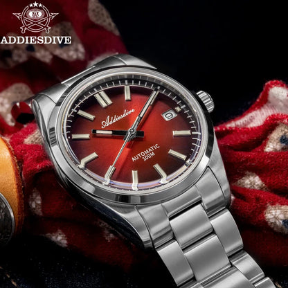 Herren-Vintage-Automatikuhr mit Sunburst-Zifferblatt und gewoelbtem Saphirglas