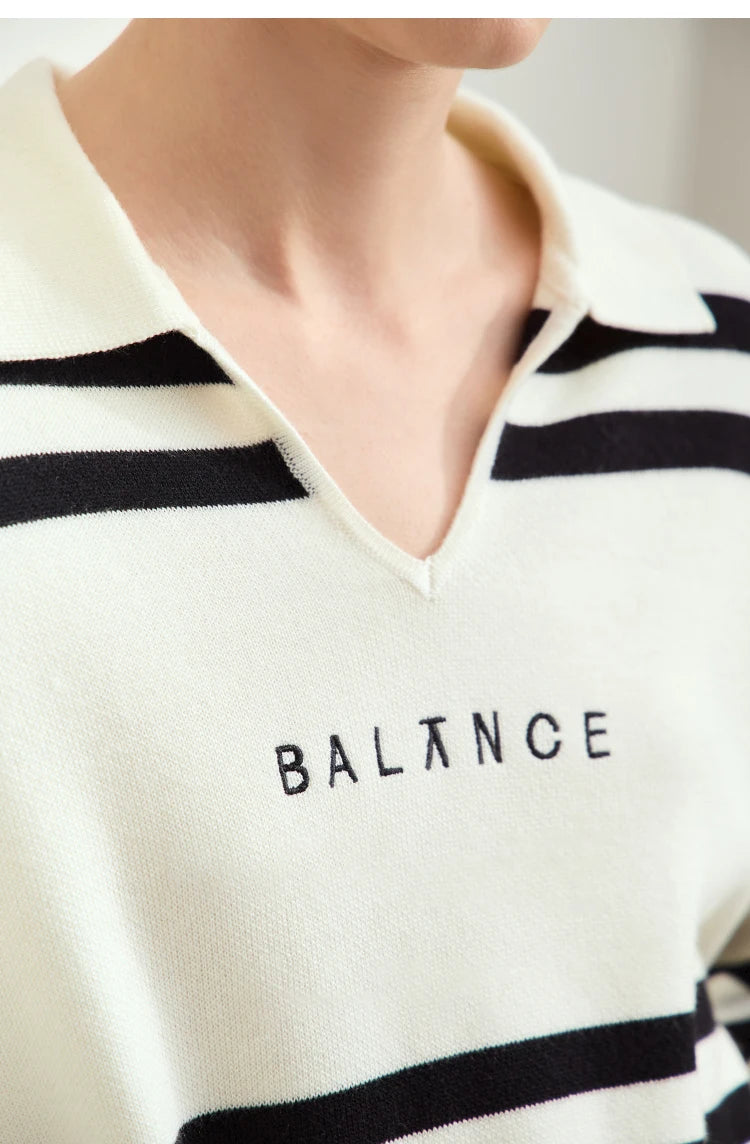 Pullover mit V-Ausschnitt und Streifen, Schriftzug „BALANCE“ auf der Brust