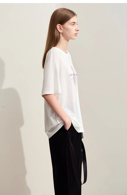 Damen T-Shirt im minimalistischen Stil mit gedrucktem Design und lässigen Ärmeln