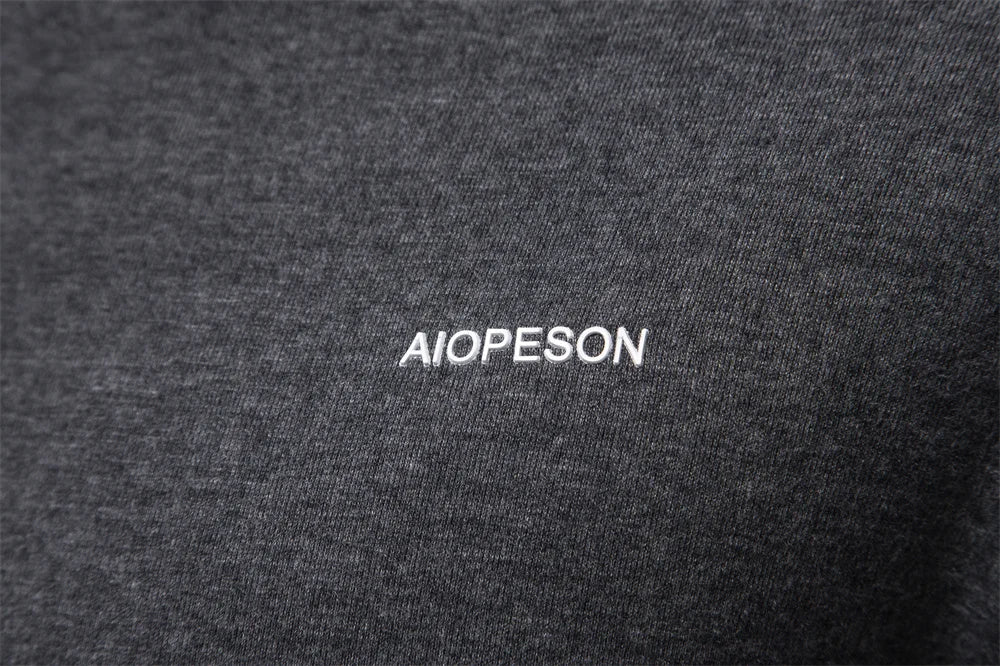 Herren T-Shirt mit hohem Kragen für lässige Herbst- und Wintermode