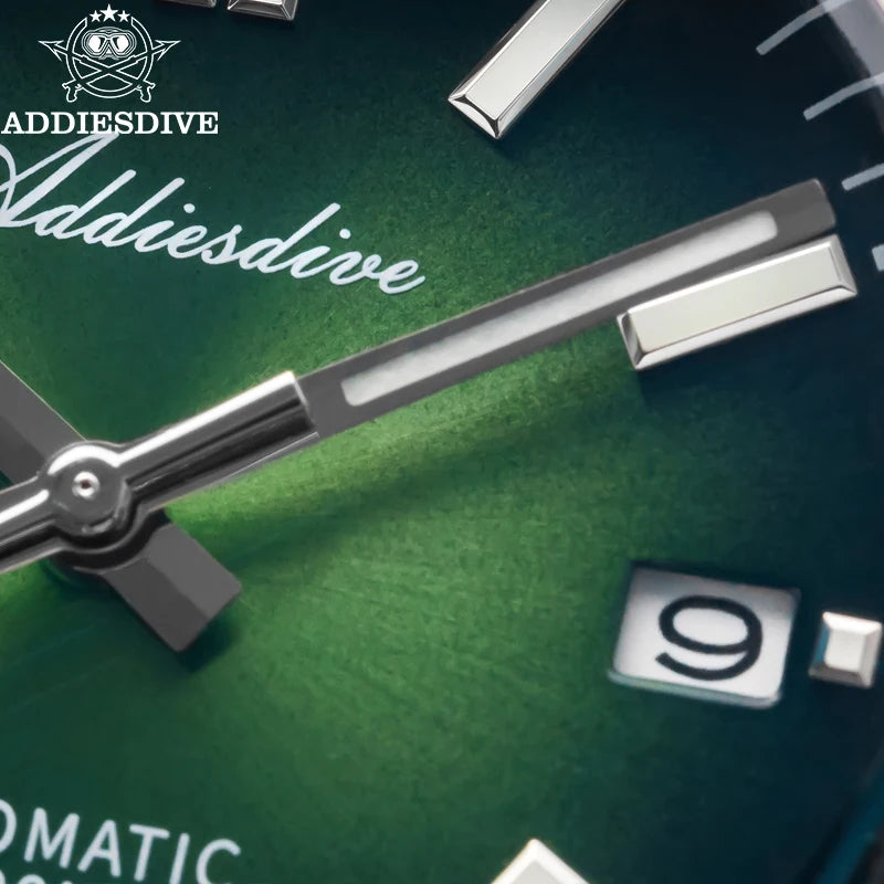 Herren-Vintage-Automatikuhr mit Sunburst-Zifferblatt und gewoelbtem Saphirglas