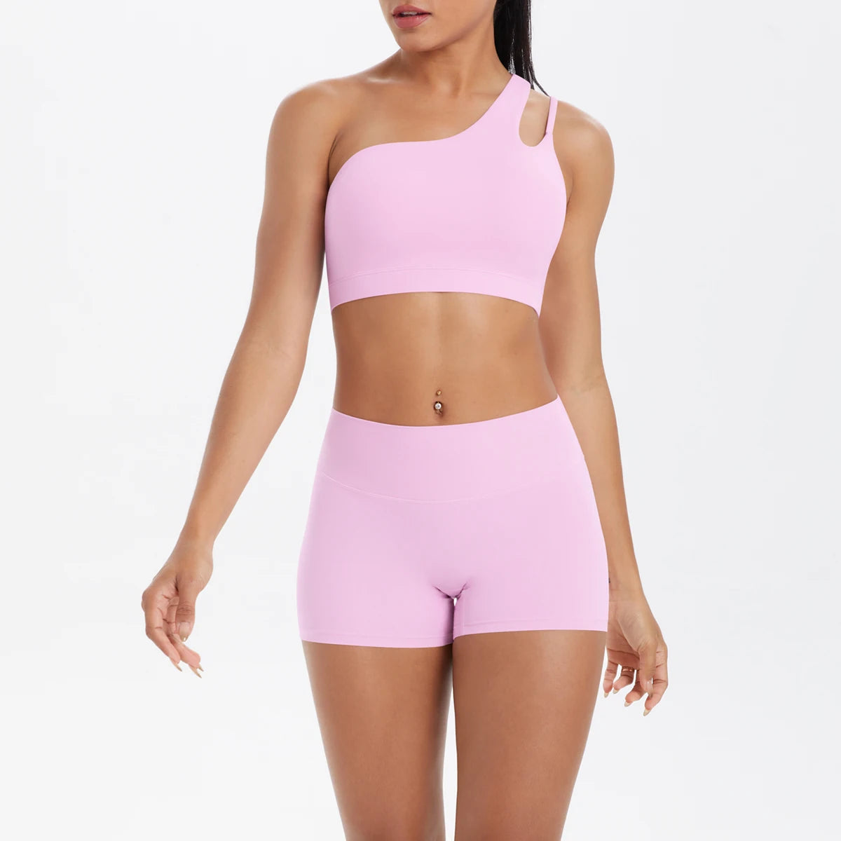Frauen-Yoga-Set: rosafarbenes Sport-Top und High-Waist Shorts