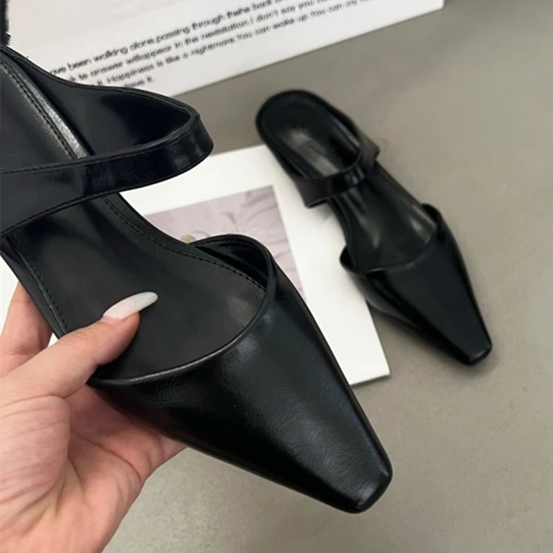 AIYUQI Frauen Maultiere 2025, Frühjahr Neue Closed Toe Frauen Maultiere Spitz Halbe hausschuhe Für Frauen Niedrigen absätzen Mode weibliche Hausschuhe