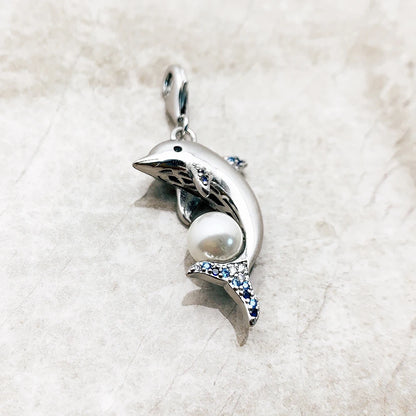 Damen-Charm-Anhänger Delfin mit Perle II aus Sterlingsilber