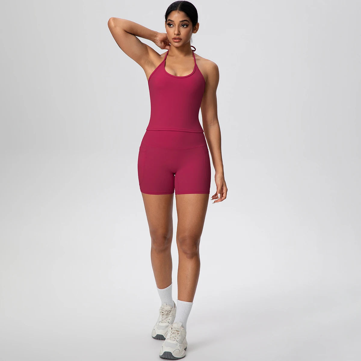 Yoga-Set mit Träger-Top und kurzer Hose, weinrot, figurbetont mit breitem Bund
