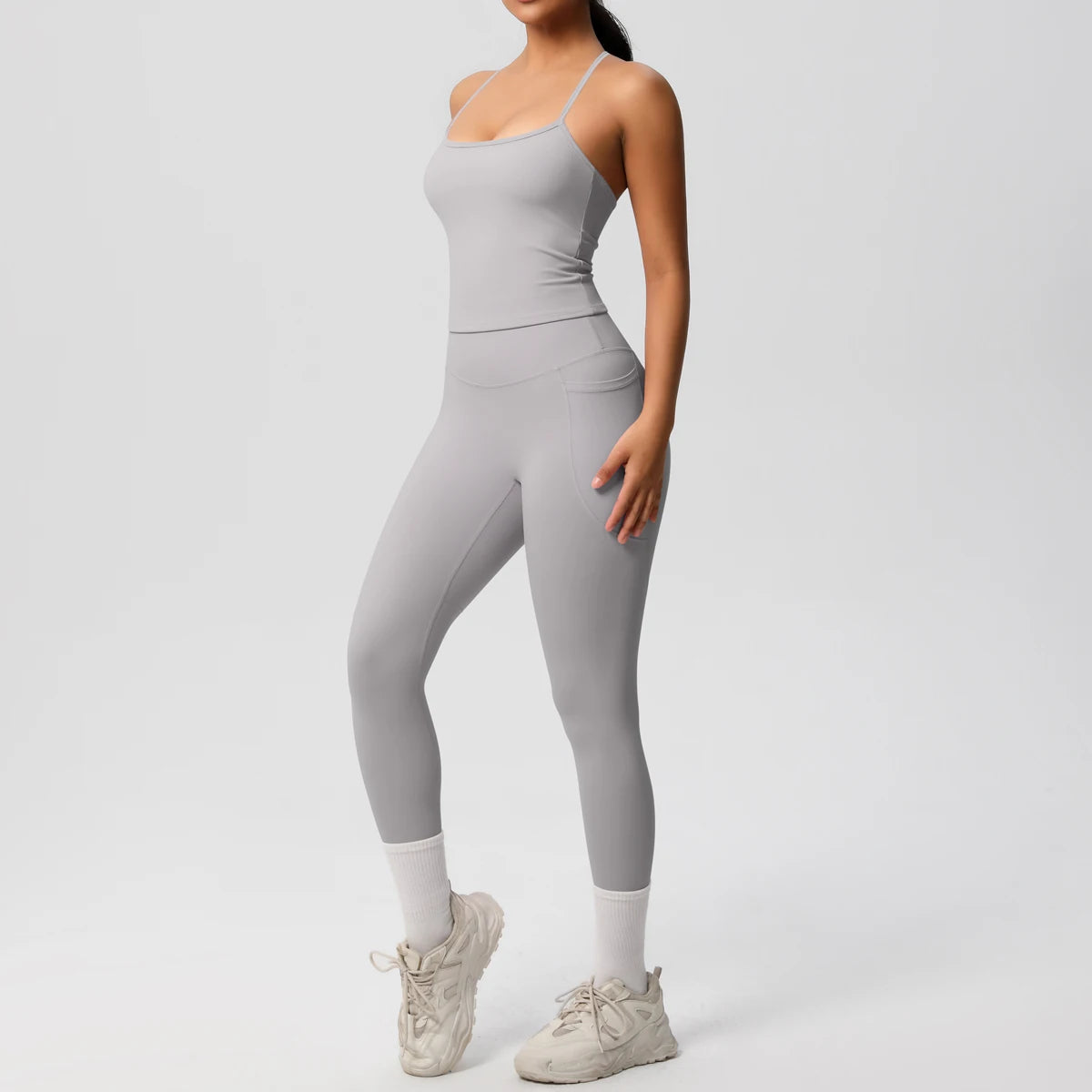 Damen-Sportset (2-teilig) in Hellgrau: Trägershirt und Leggings im Slim-Fit