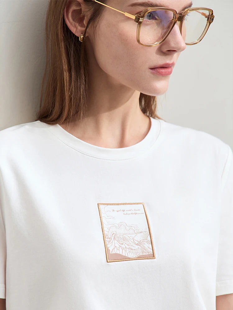 Damen T-Shirt aus Baumwolle mit lässigem O-Ausschnitt und modischer Stickerei