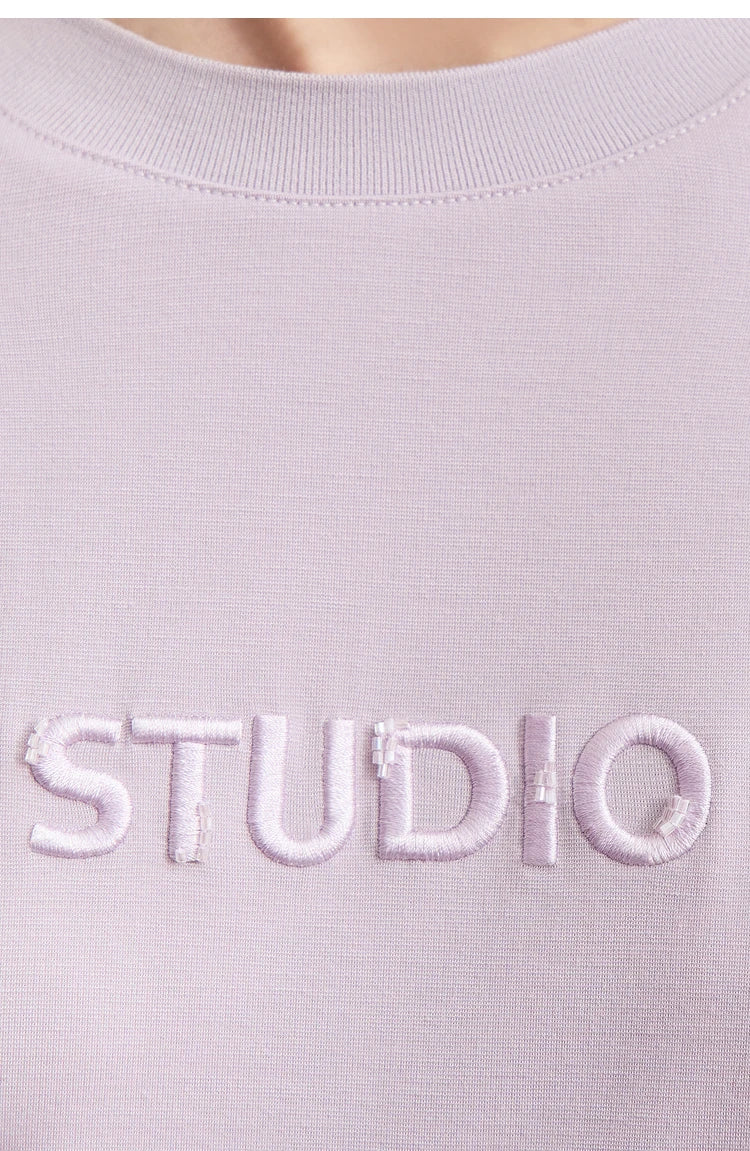 Damen T-Shirt mit elastischen Flare-Ärmeln und Perlen-Stickerei im minimalistischen Stil