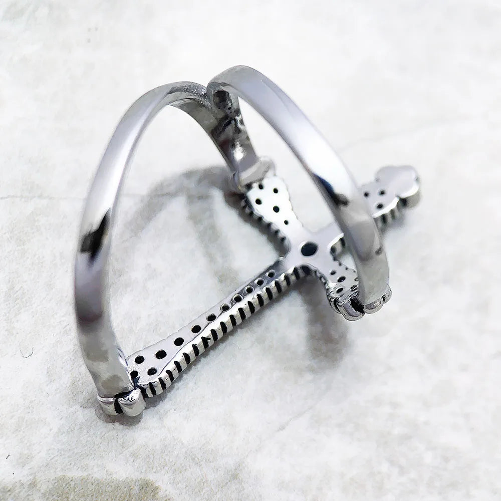 Damen-Ring Kreuz mit schwarzen Steinen viktorianisch aus Sterlingsilber